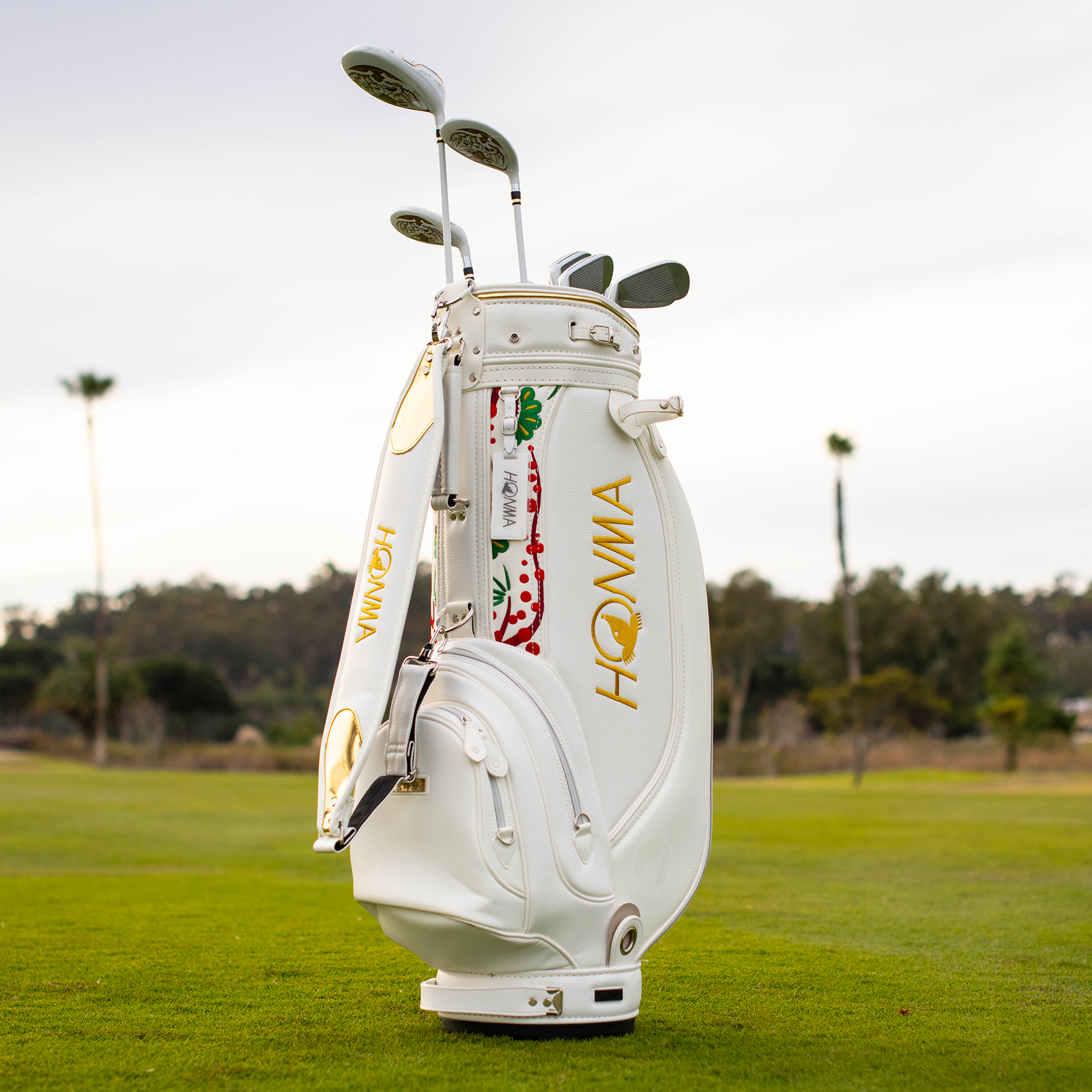 BERES Aizu White Golf Bag – Honma Golf